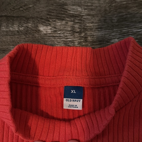 Old navy turtle neck tank top - Picture 2 of 2